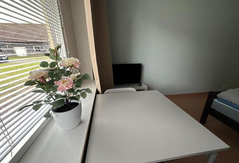 הוסטל Lepopaikka Lokinpesä, Majoitus Ja Camping