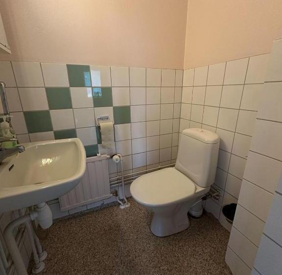 הוסטל Lepopaikka Lokinpesä, Majoitus Ja Camping