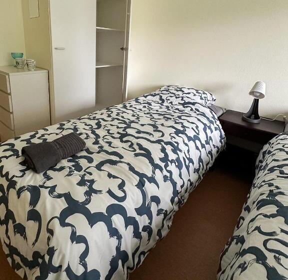 הוסטל Lepopaikka Lokinpesä, Majoitus Ja Camping