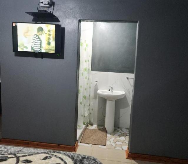 Общежитие Monarca Inn Affordable Accomodation In Makwane Molapo Location Qwaqwa