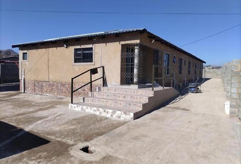 Общежитие Monarca Inn Affordable Accomodation In Makwane Molapo Location Qwaqwa