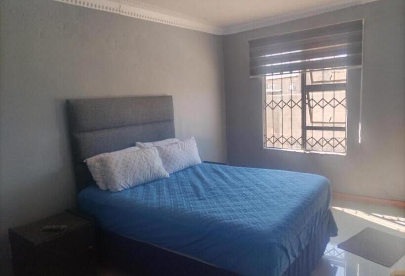 Общежитие Monarca Inn Affordable Accomodation In Makwane Molapo Location Qwaqwa