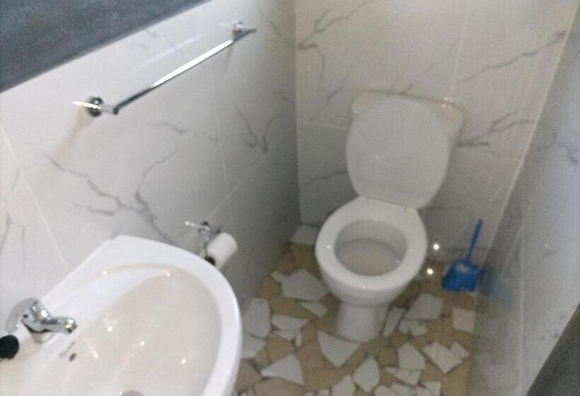 Общежитие Monarca Inn Affordable Accomodation In Makwane Molapo Location Qwaqwa