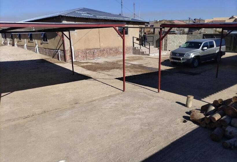 Общежитие Monarca Inn Affordable Accomodation In Makwane Molapo Location Qwaqwa