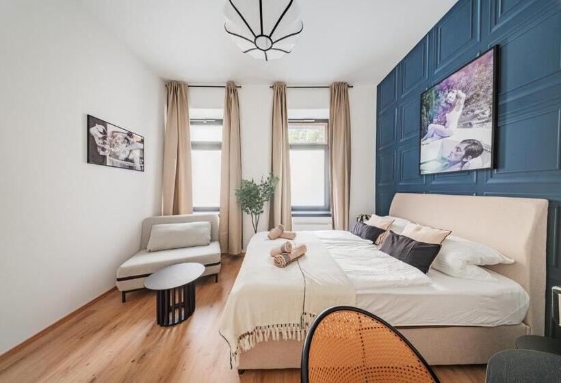 هاستل Rivé By Home1