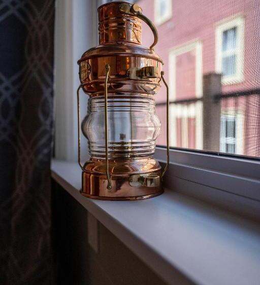 فندق صغير Ships Inn