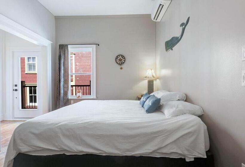 فندق صغير Ships Inn