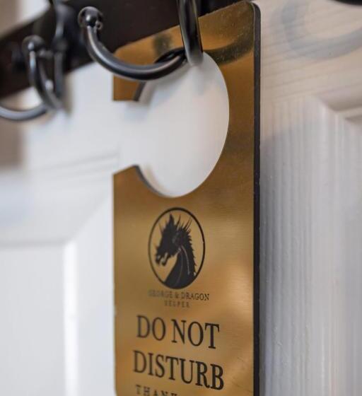 הוסטל The George & Dragon