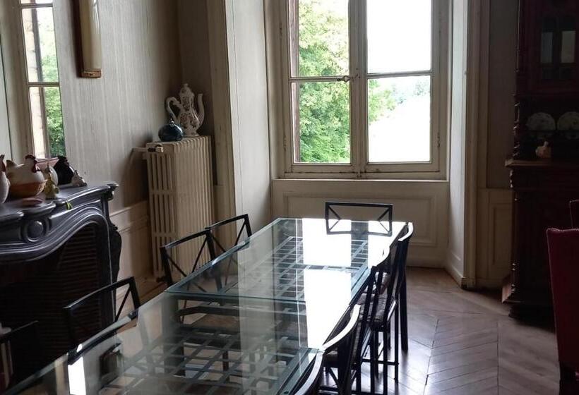 Bed and Breakfast Chateau De Joudes Suite De La Baronne