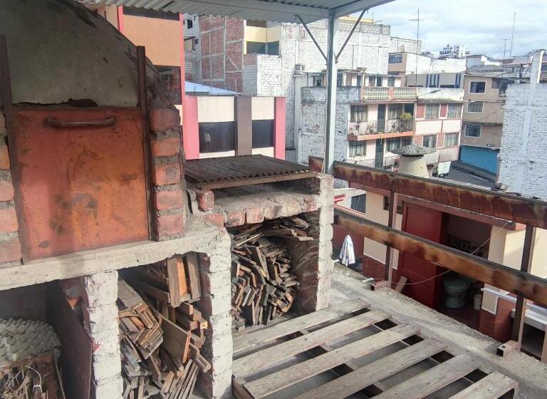 ベッドアンドブレックファースト Conexión Urbana En El Centro De Ambato