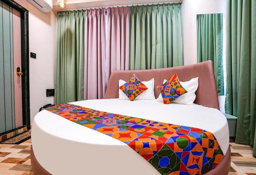 Fabhotel Luxurious Inn Nr Galaxy Circle