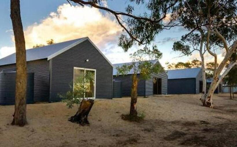 בית מלון כפרי Boshack Outback Farmstay   Perth Eco Farm