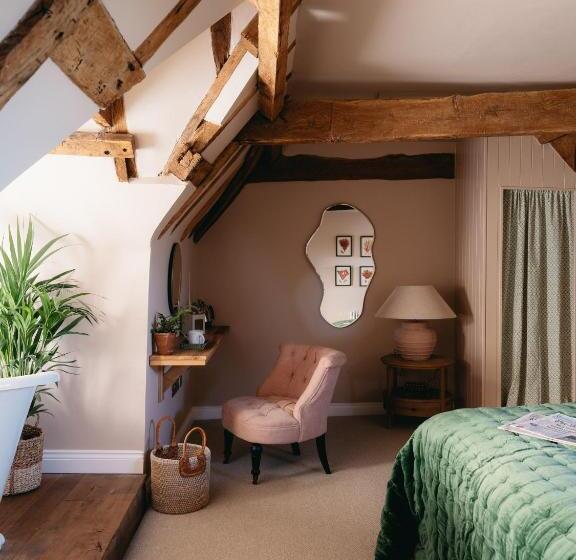 Отель Boys Hall