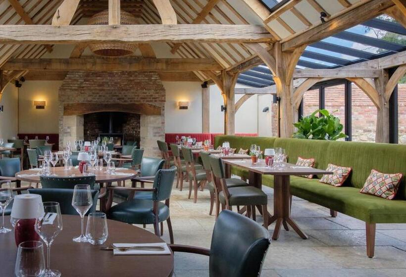 Отель Boys Hall