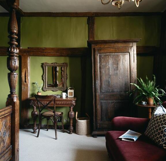 Отель Boys Hall