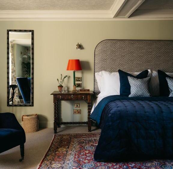 Отель Boys Hall