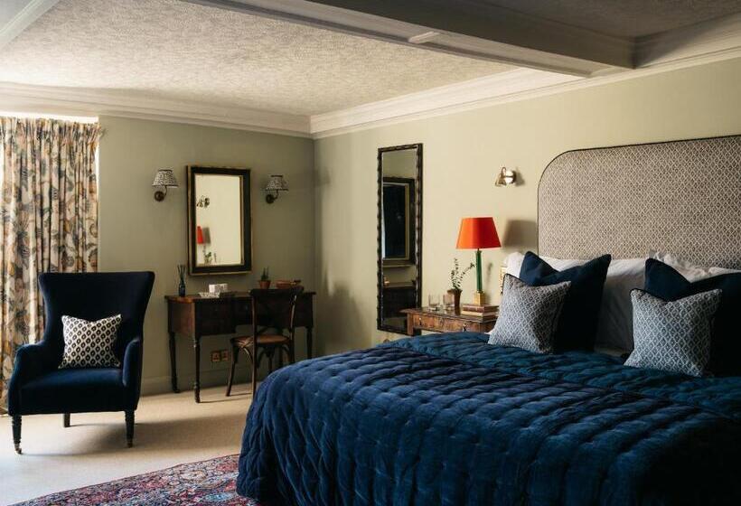 Отель Boys Hall