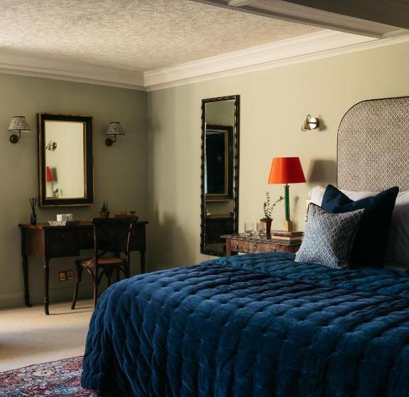 Отель Boys Hall