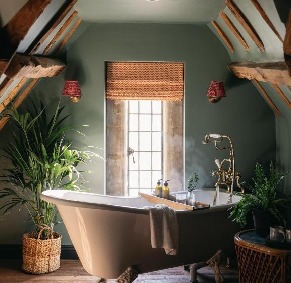 Отель Boys Hall