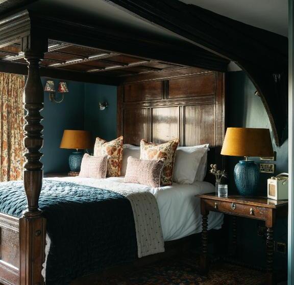 Отель Boys Hall