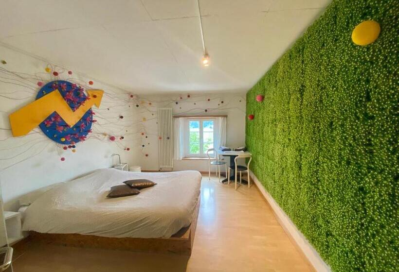 Отель Café Du Soleil