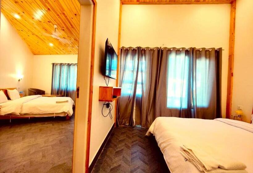 בית מלון כפרי Dwaper Palace Near Mall Road With Parking