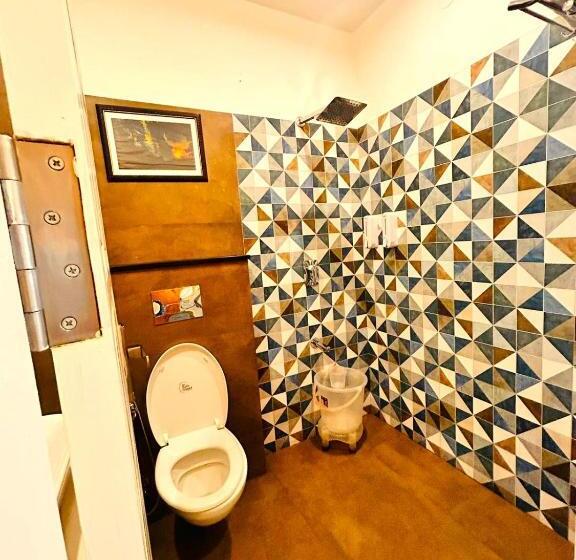 בית מלון כפרי Dwaper Palace Near Mall Road With Parking