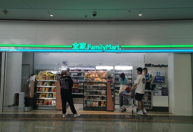 호텔 East Pacific Passenger Lounge   Departure Area, 3rd Floor