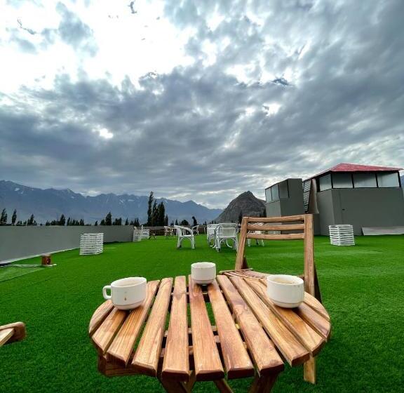 هتل Harriot Skardu