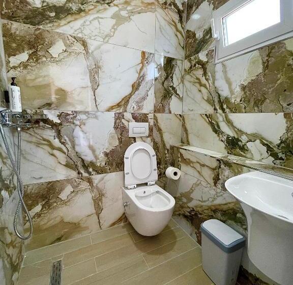 Отель Kloi Luxury Rooftops