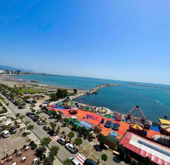 Отель Kloi Luxury Rooftops