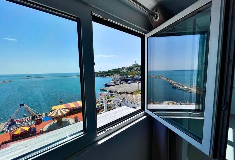 Отель Kloi Luxury Rooftops