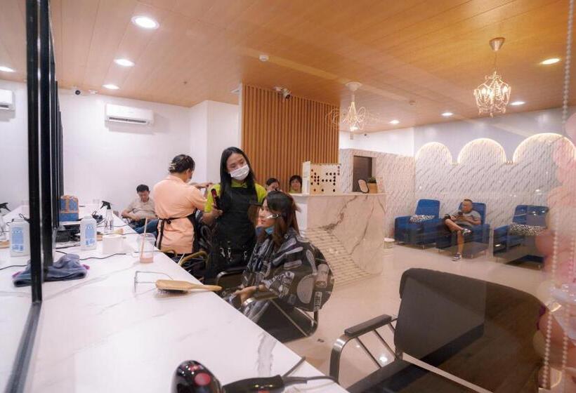 هتل Madison Suites