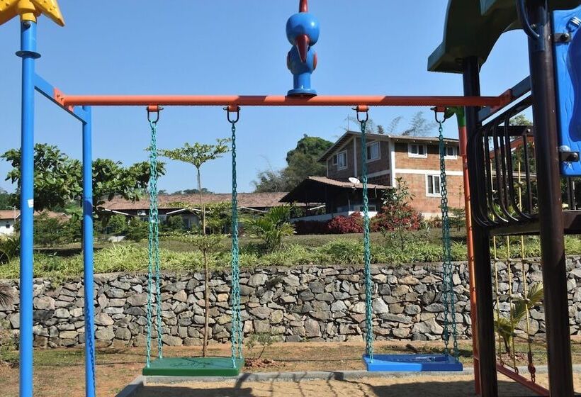 בית מלון כפרי Neervana Resort