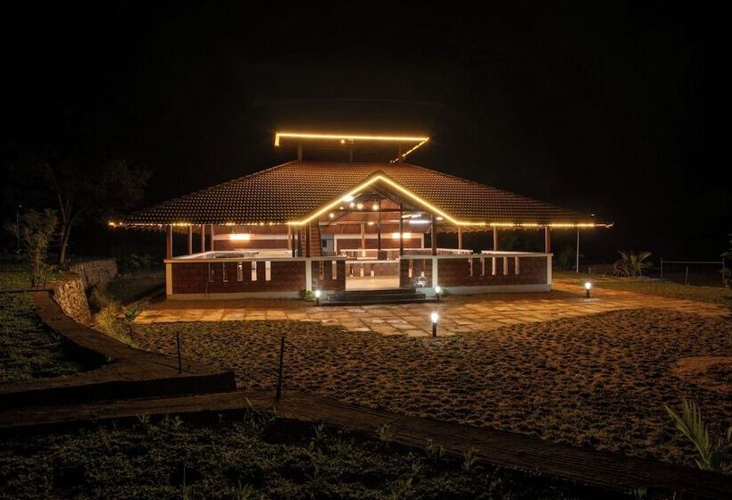 בית מלון כפרי Neervana Resort