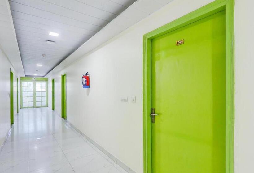 Super Hotel O Banthara Near Airport