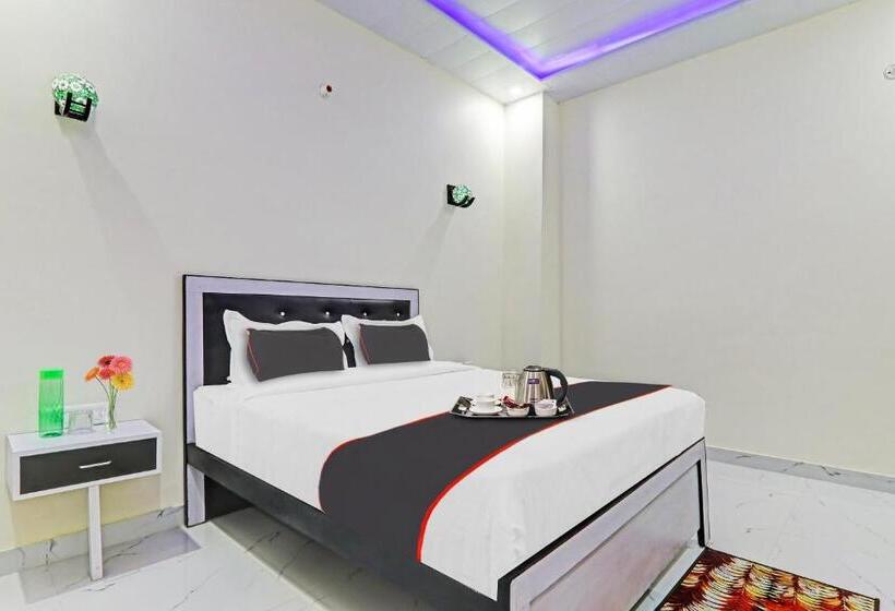 Super Hotel O Banthara Near Airport