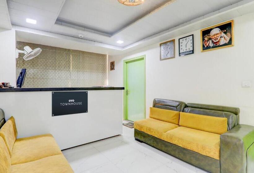 Super Hotel O Banthara Near Airport