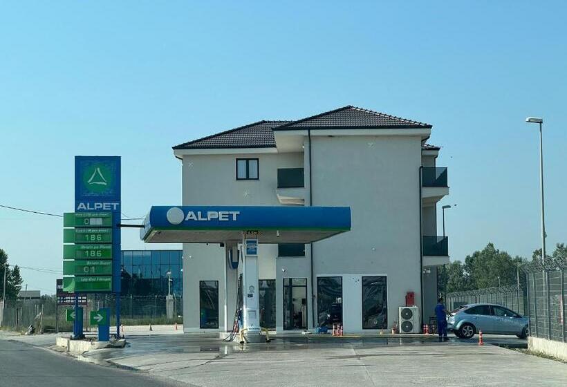 בית מלון כפרי Side Airport