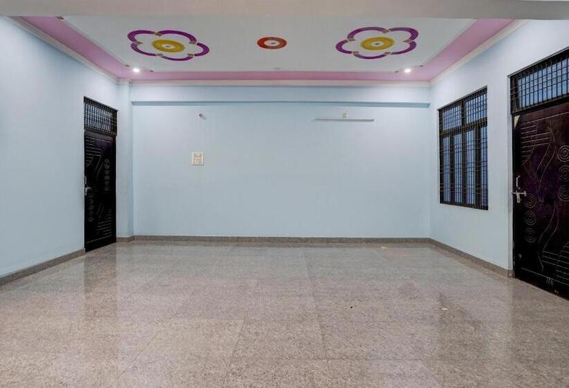 فندق Spot On Om Sai Garden