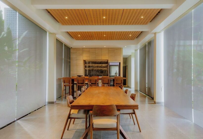 בית מלון כפרי Sunyi Ubud