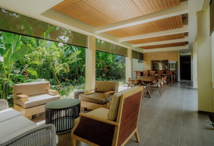 בית מלון כפרי Sunyi Ubud