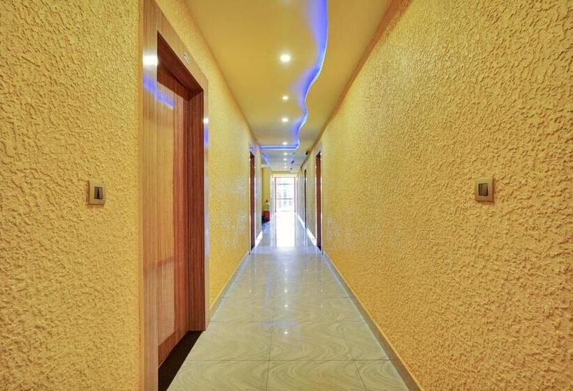 Hotelli Super Collection O Kushal Nagar Near Ksrtc Bus Stand Formerly Rr Residency
