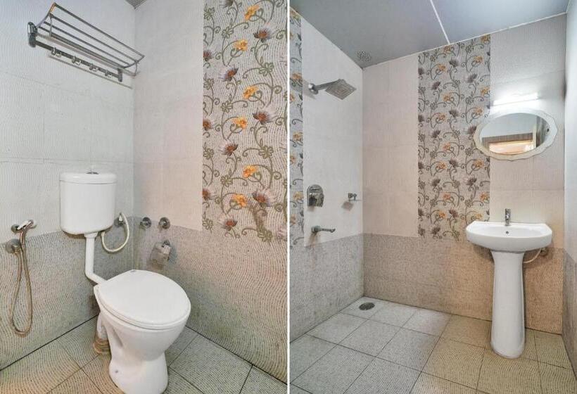 Hotelli Super Collection O Kushal Nagar Near Ksrtc Bus Stand Formerly Rr Residency