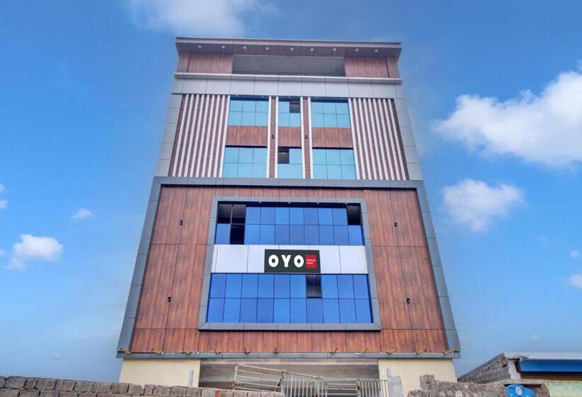 Super Hotel O Chittivalasa Near Bheemili Beach