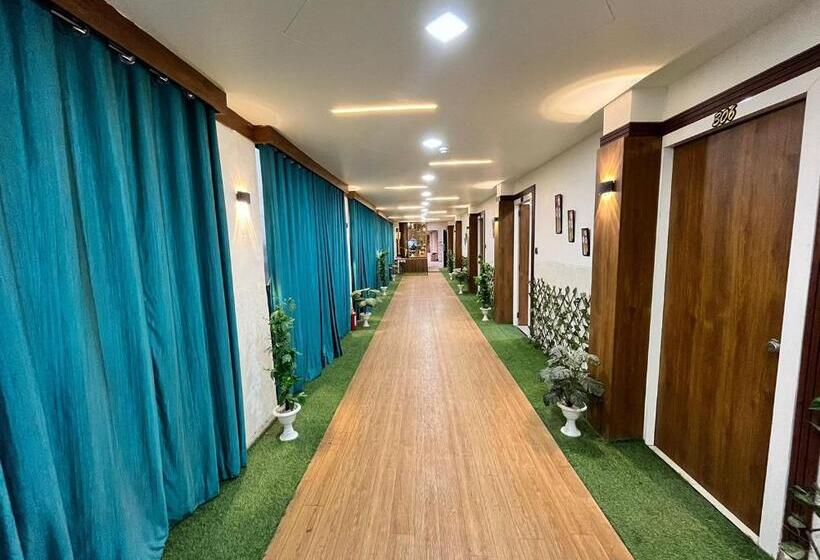 בית מלון כפרי The Grand