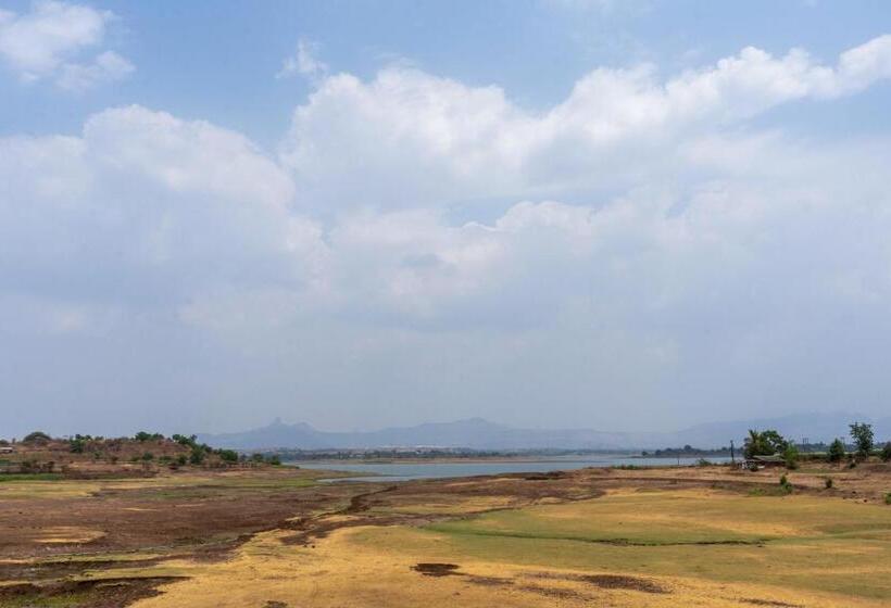 בית מלון כפרי The Riverine Stay By Igatpuri