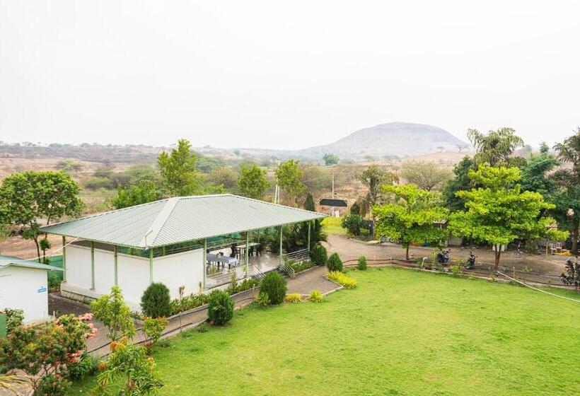 בית מלון כפרי The Riverine Stay By Igatpuri