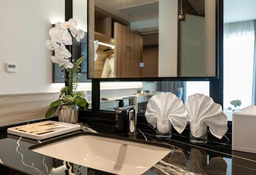 هتل Wyndham Garden Legend Halong