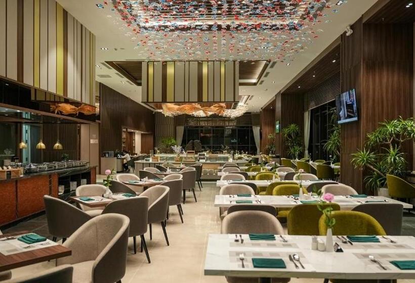 هتل Wyndham Garden Legend Halong